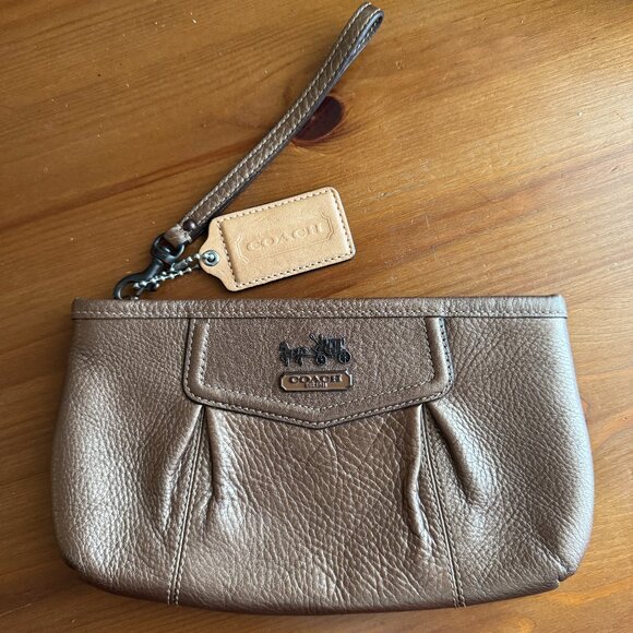 EUC Coach Bronze Metallic Zip Top Wristlet/Clutch 9 in Long x 5.5 in Wide - Picture 3 of 9